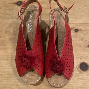 NWOT Patrizia by Spring Step floral motif Ollevo heeled Red Brown vacay boho 8